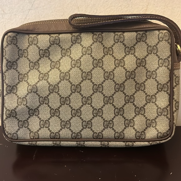 Gucci vintage clutch wristlet GUC! .comes with COA!! - Picture 8 of 11